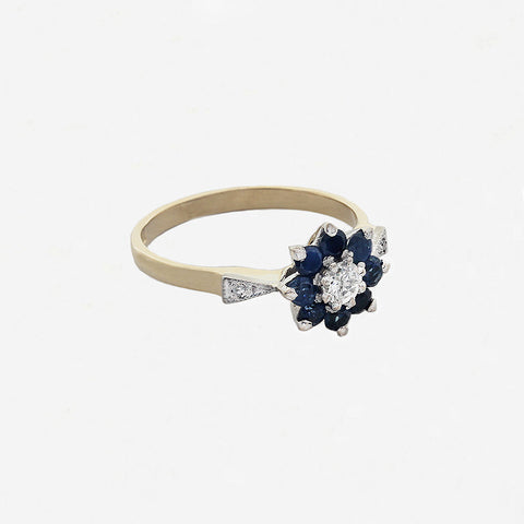 Diamond & Sapphire Cluster Ring in 18ct Gold - Secondhand