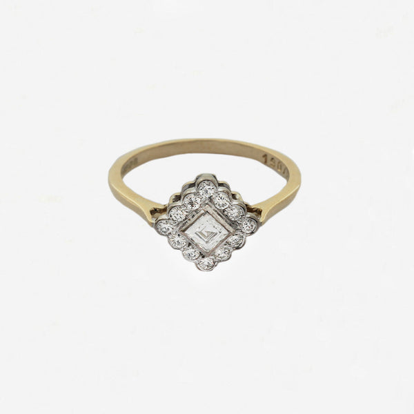 Diamond Cluster Ring in 18ct Gold - Secondhand