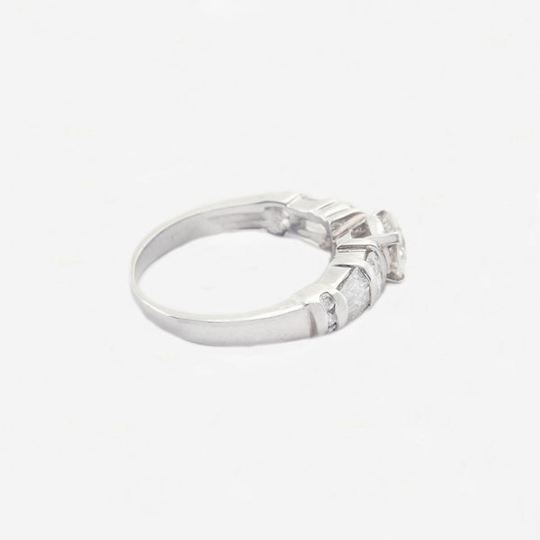 Diamond Solitaire Ring with Diamond Shoulders in 18ct Gold - Secondhand