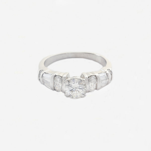 Diamond Solitaire Ring with Diamond Shoulders in 18ct Gold - Secondhand