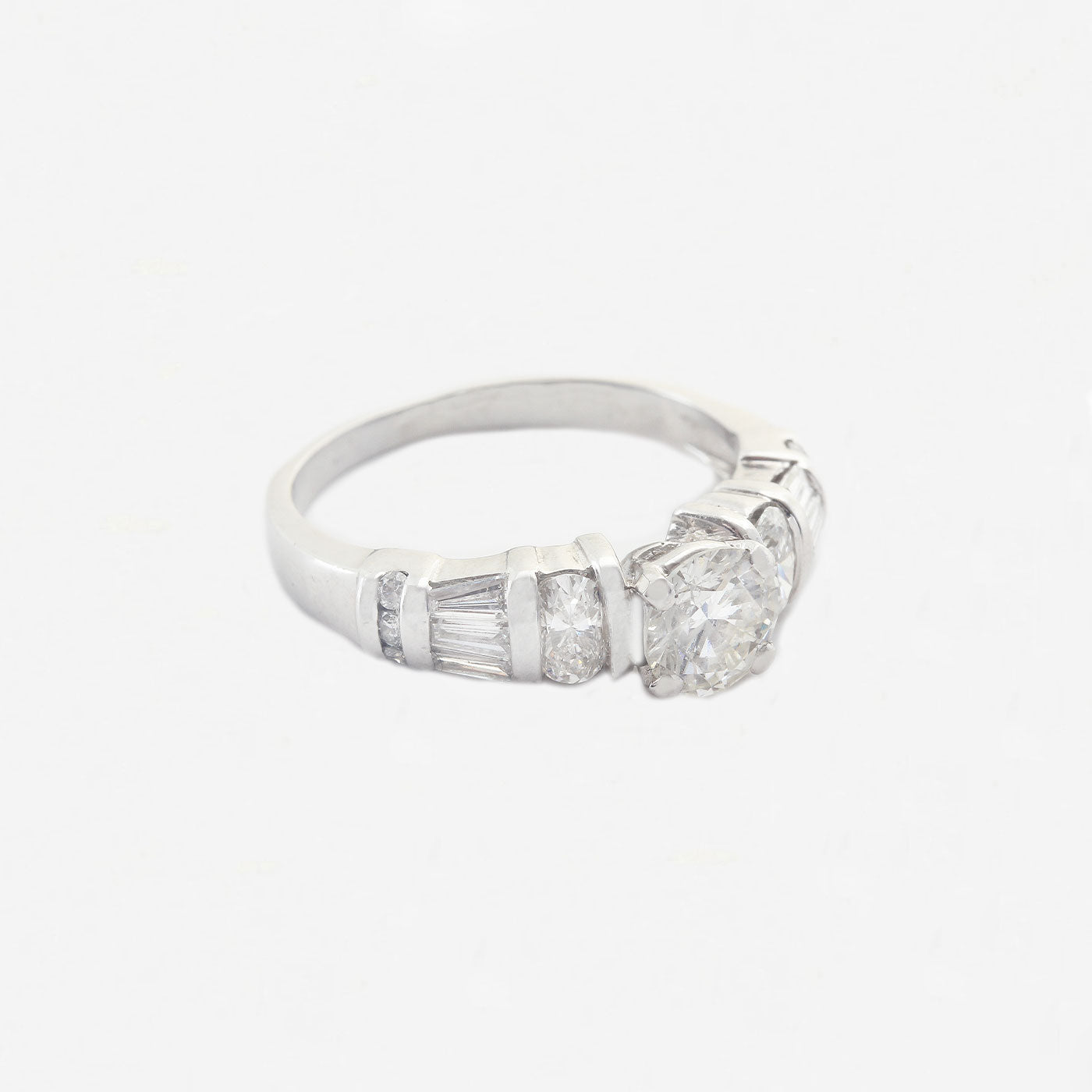 Diamond Solitaire Ring with Diamond Shoulders in 18ct Gold - Secondhand