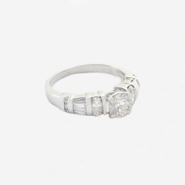 Diamond Solitaire Ring with Diamond Shoulders in 18ct Gold - Secondhand