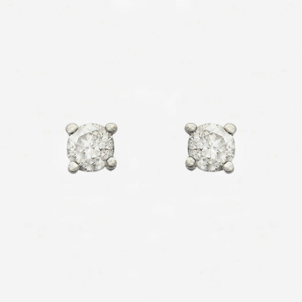 round diamond studs with 4 claws in white gold and a white background