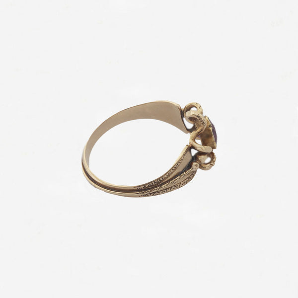 Ruby Single StoneAntique Ring in 18ct Gold - Secondhand