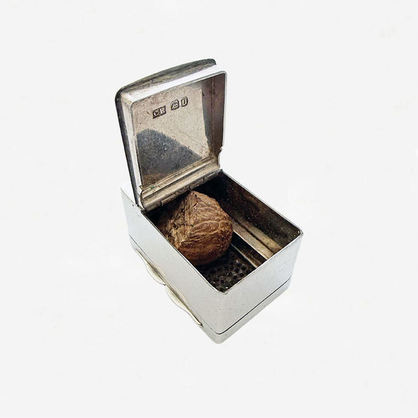 George IV Silver Nutmeg Grater dated 1828 - Secondhand