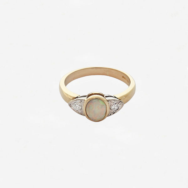 Opal and Diamond Set Ring in 18ct Gold - Secondhand