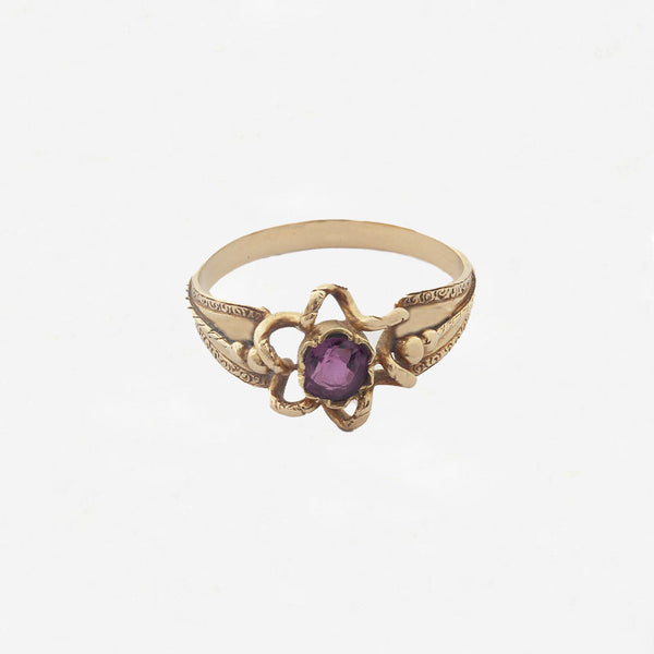 Ruby Single StoneAntique Ring in 18ct Gold - Secondhand