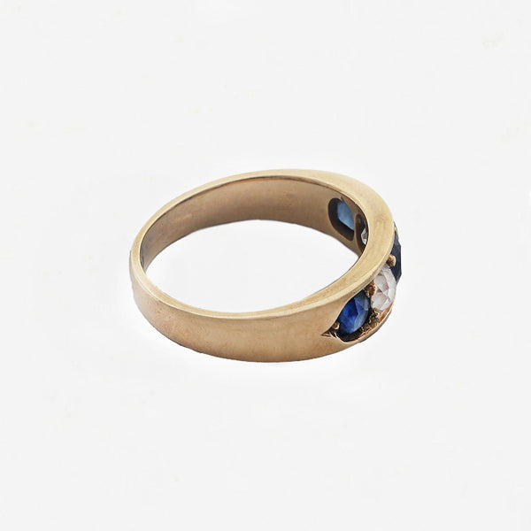 yellow gold band with 3 sapphires and 2 diamonds 