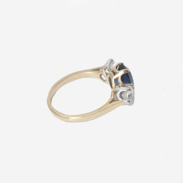 Sapphire & Diamond Three Stone Ring in 18ct Gold - Secondhand
