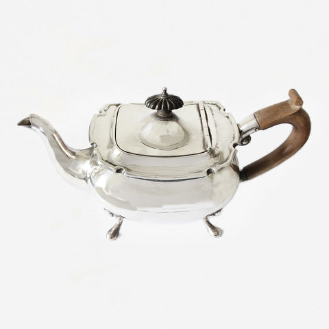 a silver teapot, walker and hall, Sheffield 1913