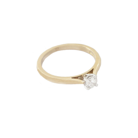 Diamond Solitaire Ring in 18ct Gold