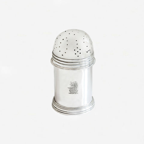 A Silver Heavy Pepper Pourer With Engraving Dated London 1918 - Secondhand