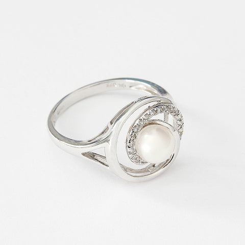 pearl and diamond modern twist ring in white gold